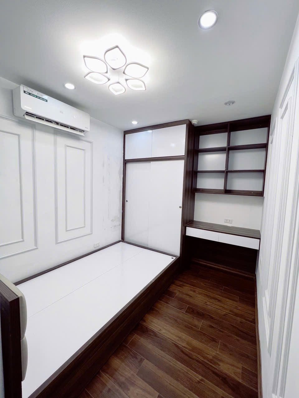Bán Căn Hộ Tòa A1 Nguyễn Cơ Thạch - Mỹ Đình 97m² | Thiết Kế Hiếm 4PN 2VS, Tầng Đẹp, Full Nội Thất Mới Tinh - Giá 8.3 Tỷ