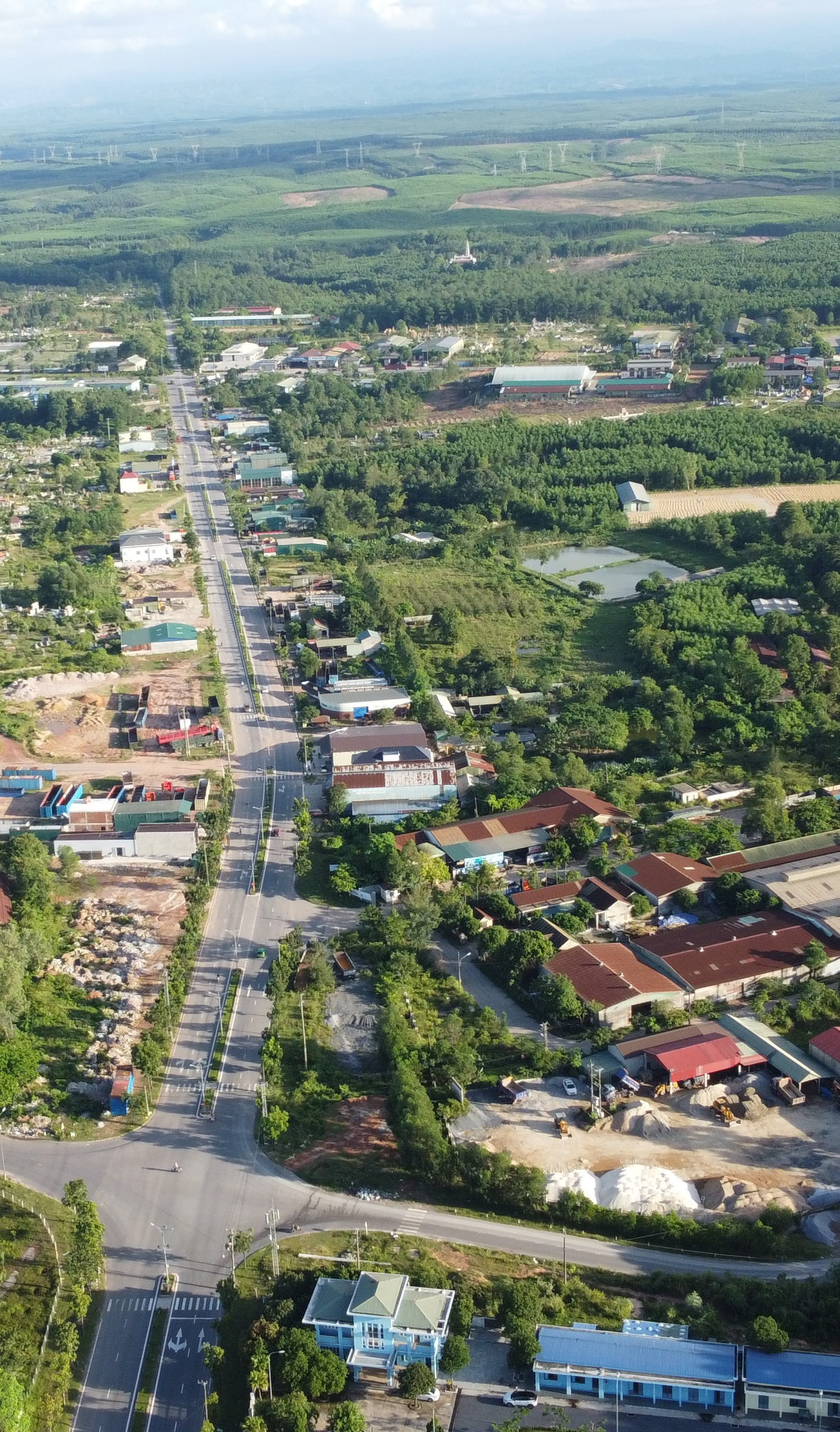 Mặt tiền đường Trần Bình Trọng gần đường tránh Điện Biên Phủ