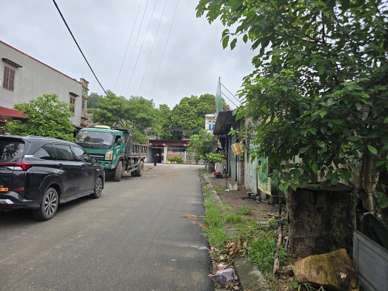 Bán 136m đất đấu giá xen kẹp lãm làng vân dương nam sơn. Đường thông các ngả. Kinh doanh phòng trọ tốt. Phường nam sơn tỉnh bắc ninh