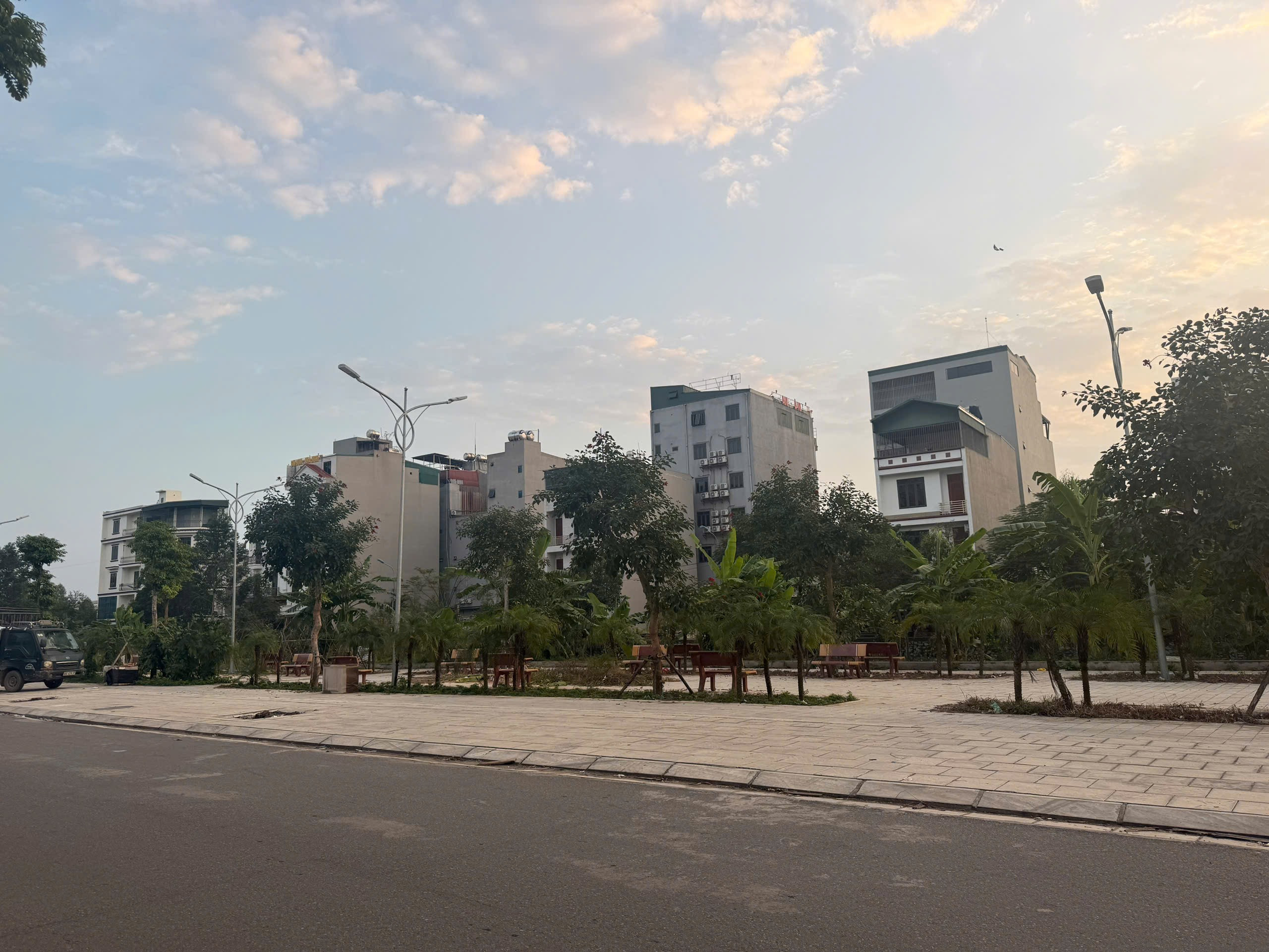 Bán 227m đất giãn dân chu mẫu 1 bãi cát lô góc nhìn vườn hoa. Đường thông thẳng ra quốc lộ 18. Phường nam sơn tỉnh bắc ninh