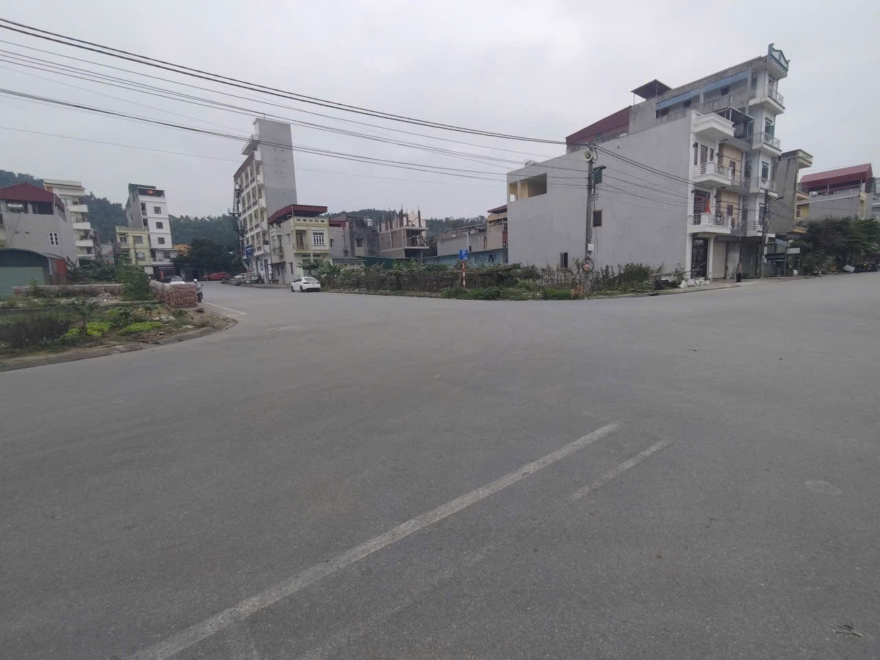Bán đất thái bảo nam sơn thông 2 đầu. Đường trước nhà rộng 20m. Diện tích 180m mặt tiền 5m hướng đông nam. Phường nam sơn tỉnh bắc ninh