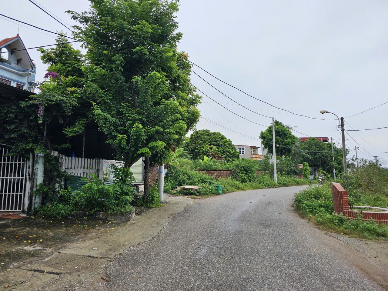 Bán 280m đất thổ cư trục chính vân trại vân dương. Tặng nhà cấp 4. Phường nam sơn bắc ninh