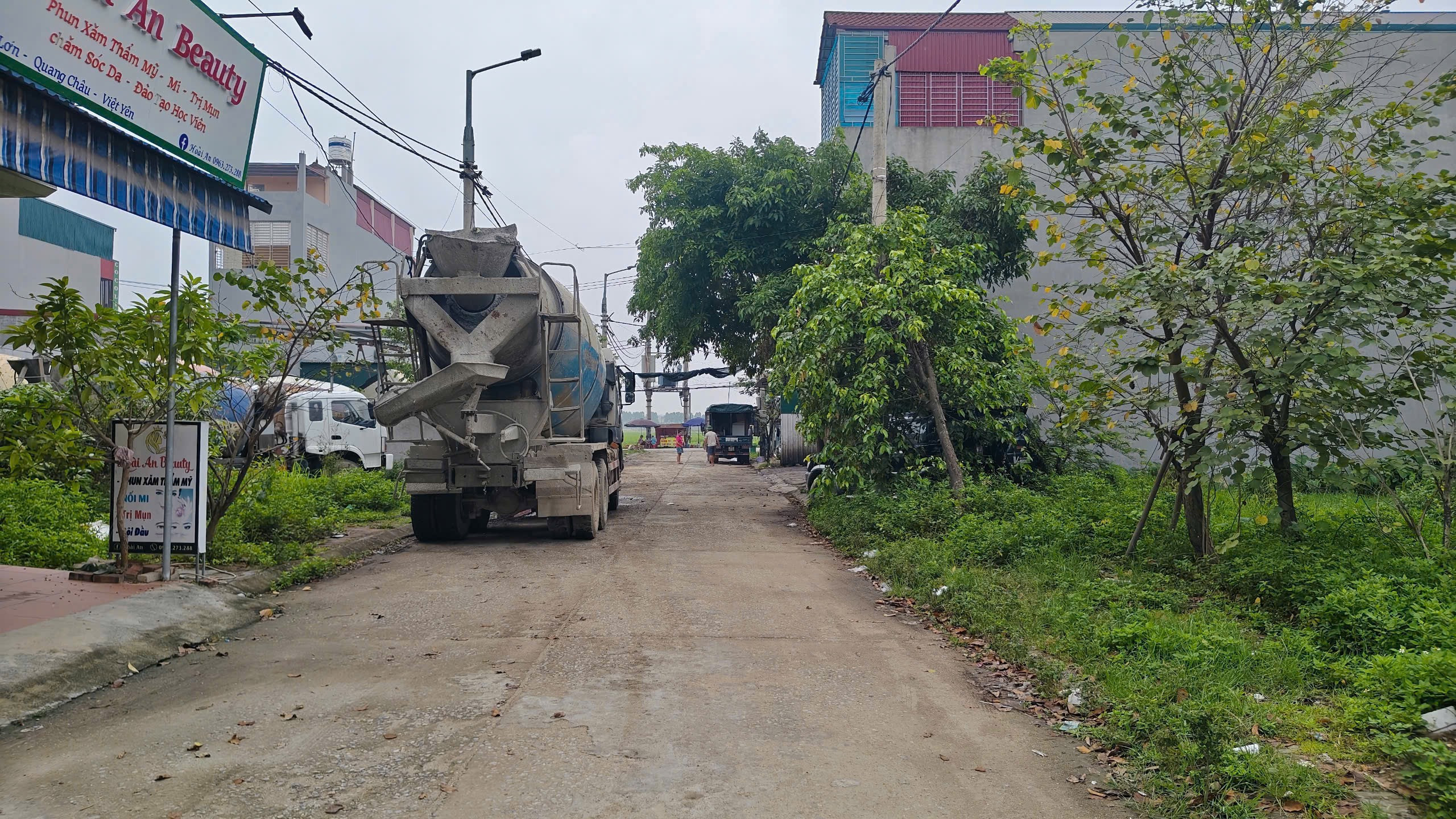 Bán đất 2 lô liền nhau dãy F khu đồng lớn quang châu bắc giang. Diện tích 144m mặt tiền 8m hướng đông. Phường nếnh tỉnh bắc ninh