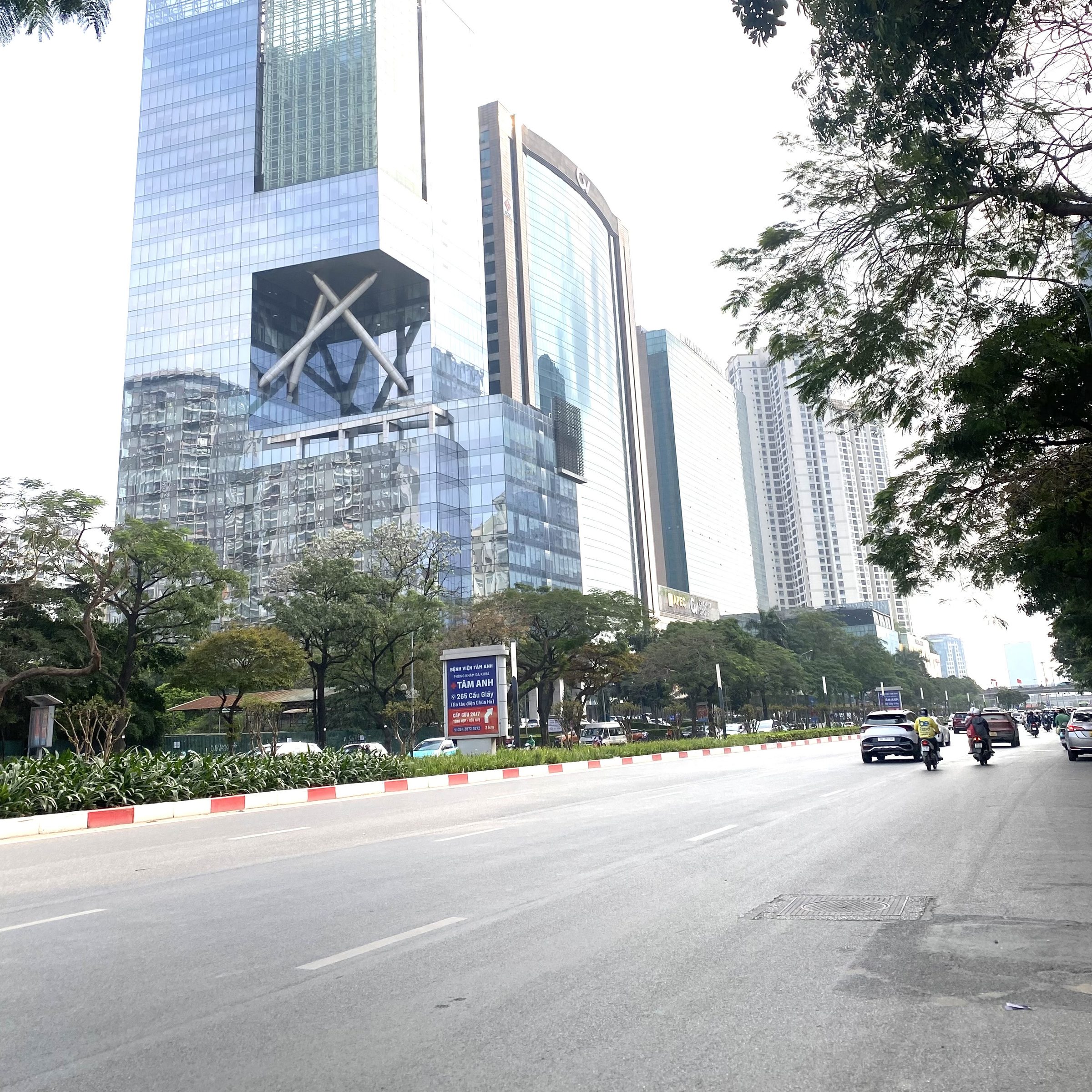 Mặt Phố Nghĩa  Đô sổ gần 80m2, kinh doanh sầm uất, 21 tỷ hơn.