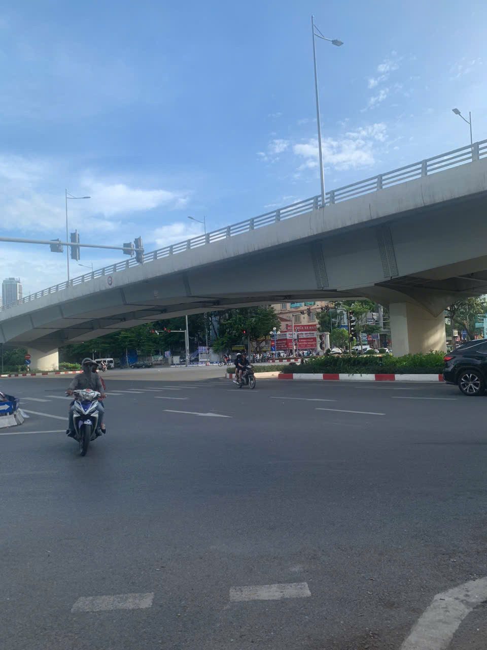 Bán Nhà Hoàng Quốc Việt Cầu Giấy 70m 3Tầng OTO Đỗ Cửa Gần Cầu Vượt Nguyễn Văn Huyên 23 Tỷ