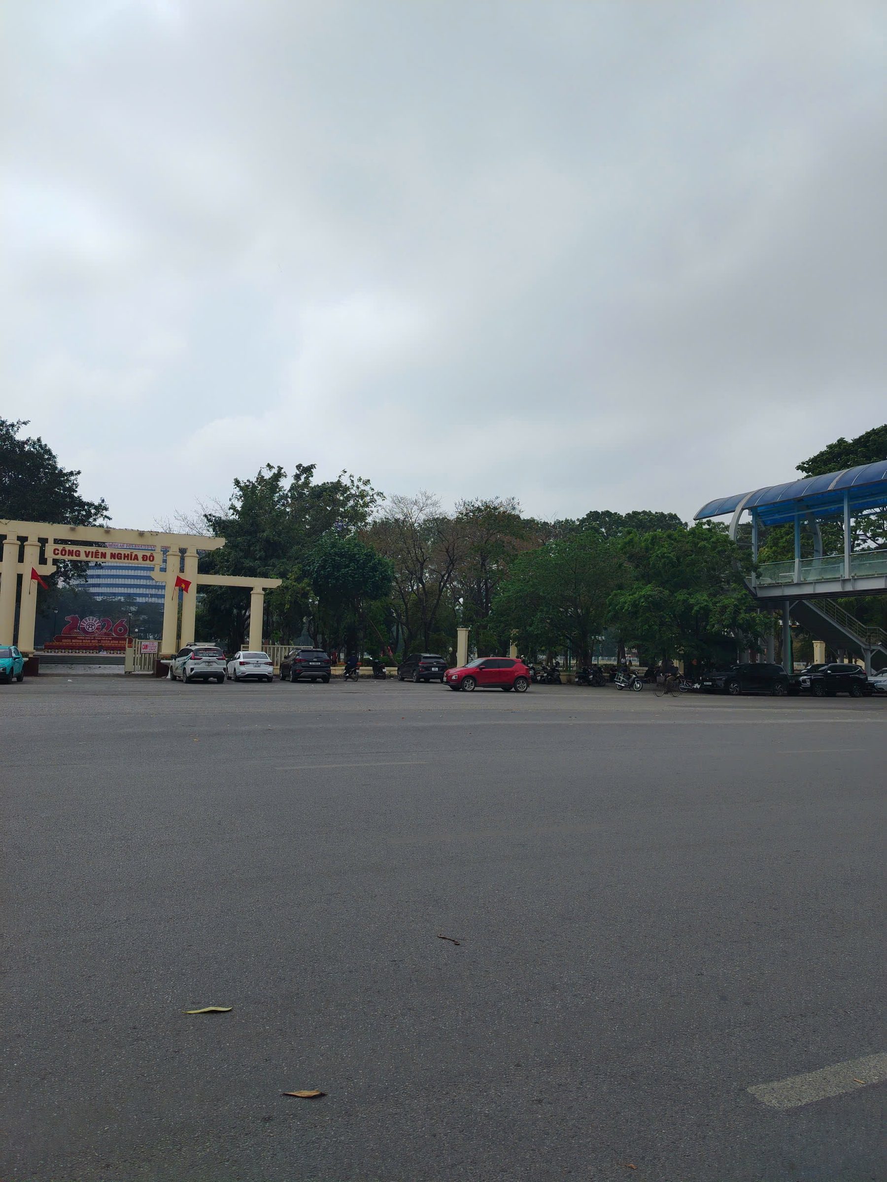 Hiếm! bán nhà Nguyễn Văn Huyên phân lô- sát phố 4T hơn 15 tỷ