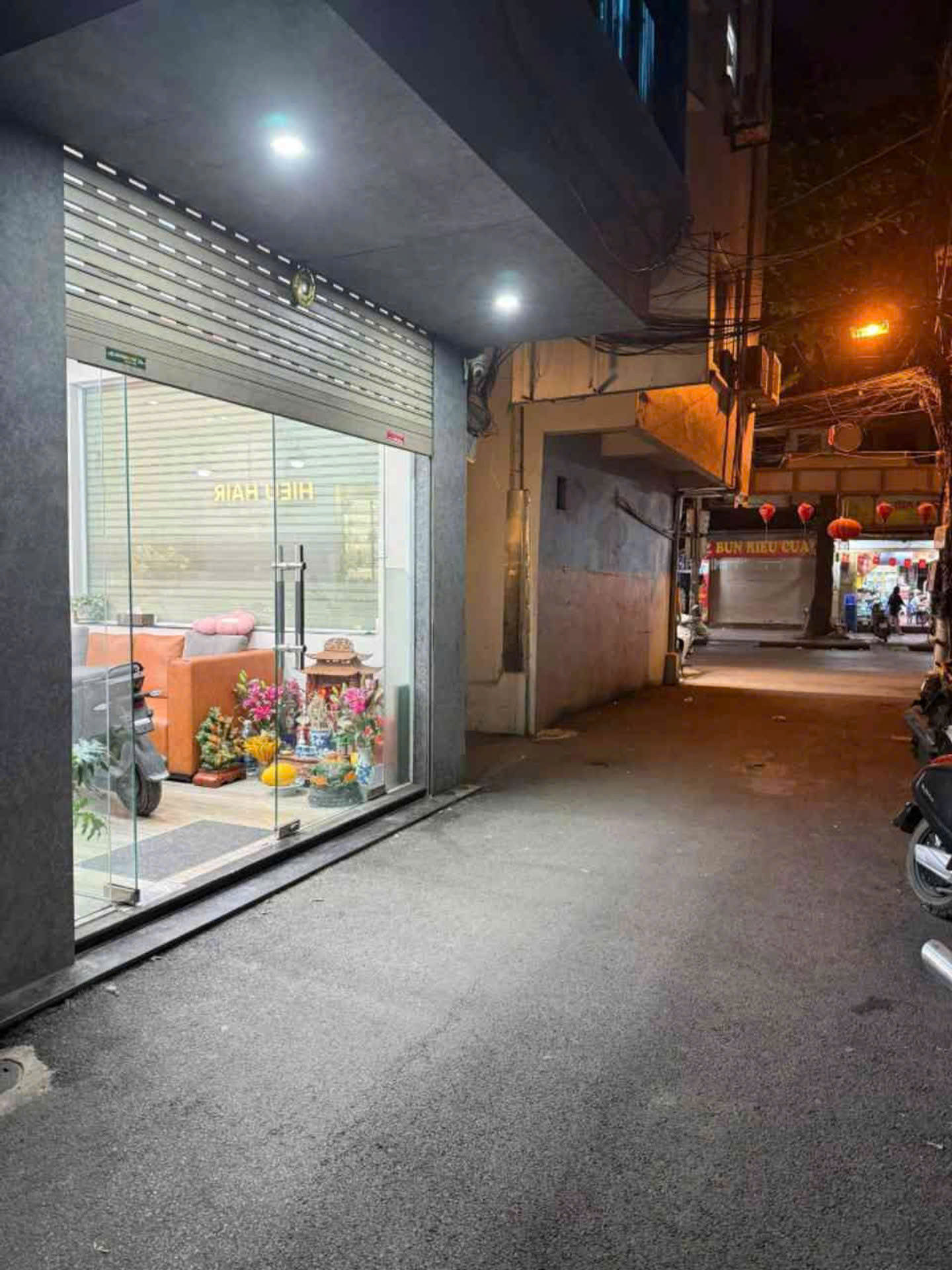 Bán gấp nhà  Nguyễn Khánh Toàn, 40m2x6T, ngõ Maybach, 12m ra phố, kinh doanh, 12tỷ
