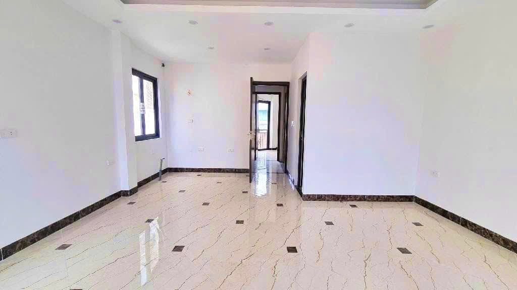 Bán Nhà Hoàng Quốc Việt - Cầu Giấy 40m² x 6 Tầng Thang Máy | Gara Ô Tô, Ngõ Thông 50m Ra Phố, View Hồ Siêu Thoáng