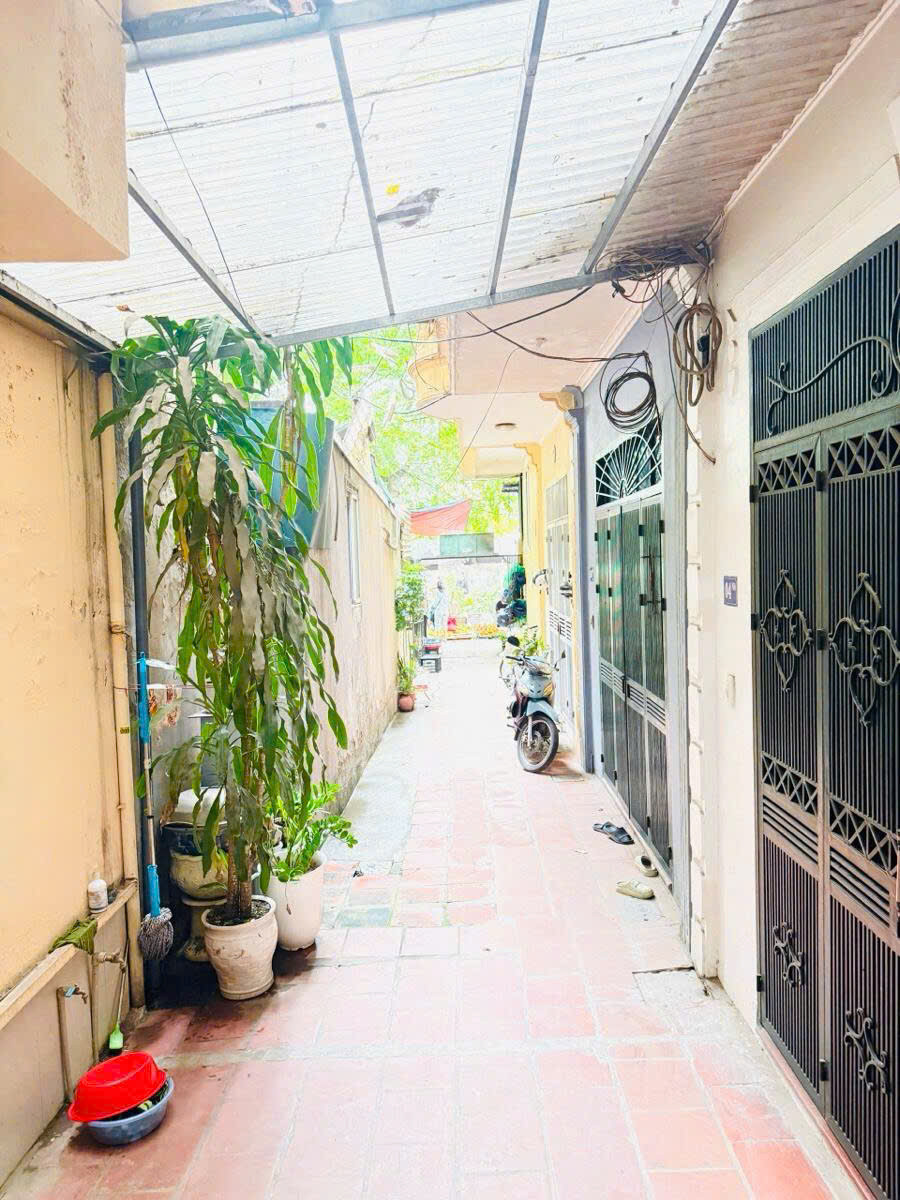 CẦN BÁN GẤP NHÀ HOÀNG QUỐC VIỆT, CẦU GIẤY, 2 THOÁNG TRƯỚC SAU, Ô TÔ TRÁNH ĐỖ NGÀY ĐÊM, KINH DOANH+Ở SƯỚNG, 55/62M2+4T+MT5,8M, GIÁ LỢN CHẾT 19,8 TỶ