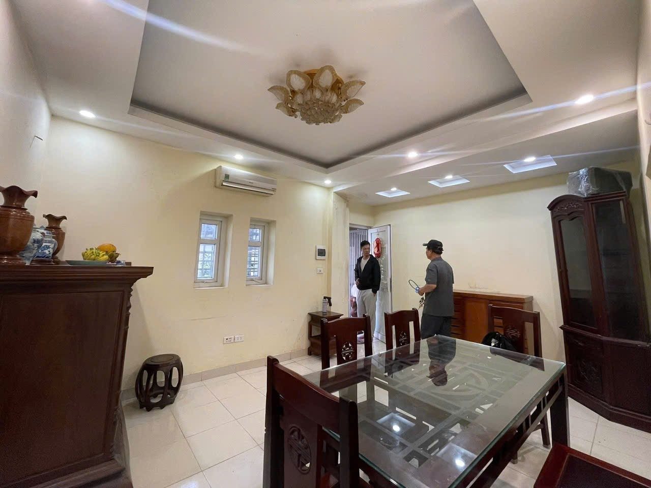 Cho Thuê Căn Hộ TT Tầng 5 Nghĩa Tân - Cầu Giấy 75M² 3 Ngủ - Nội Thất CB - Giá Thuê 8,5tr