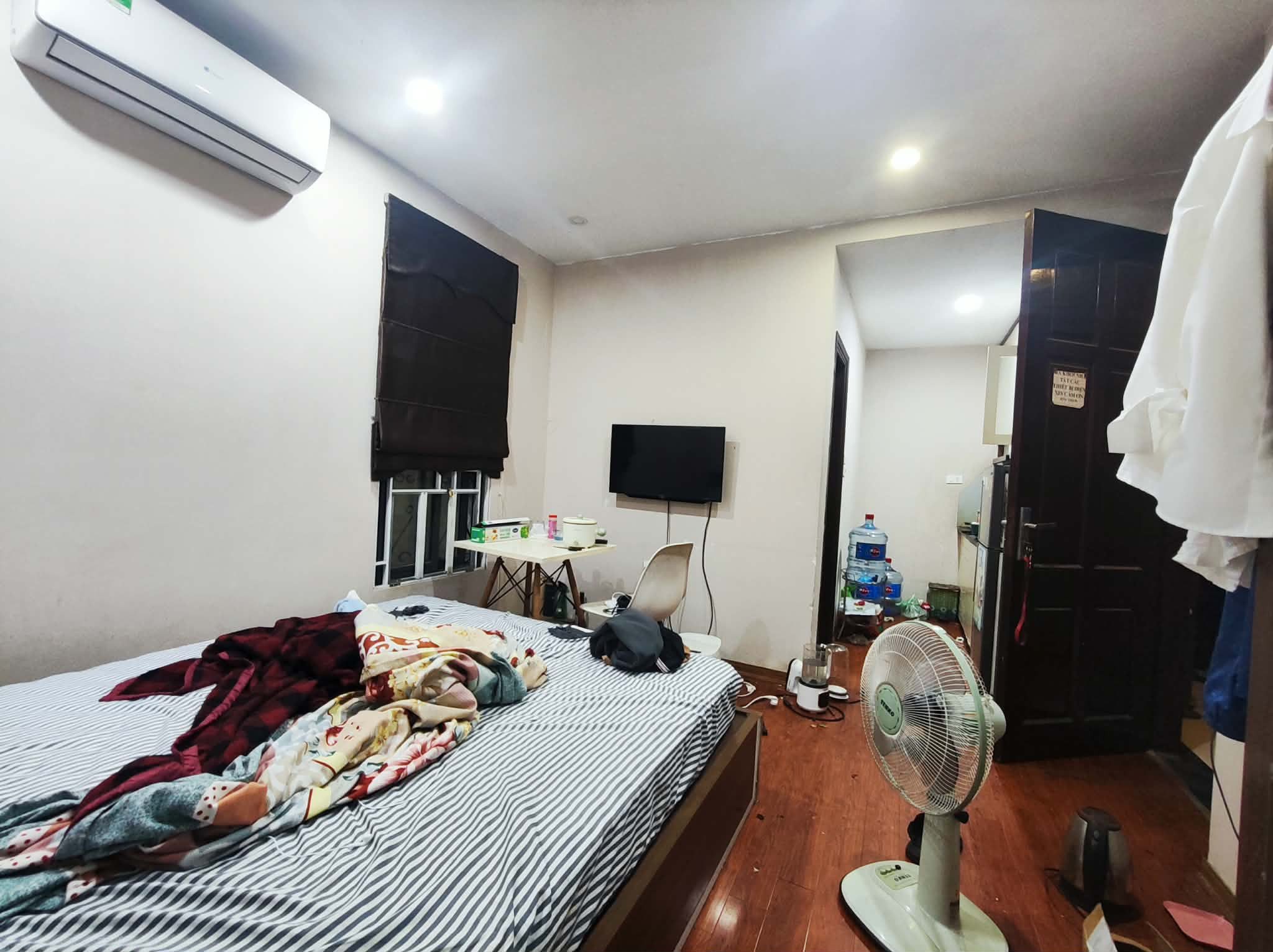 CHO THUÊ CĂN HỘ 189 ĐƯỜNG HOÀNG HOA THÁM, BA ĐÌNH, NHÀ ĐẸP, THANG MÁY, Ô TÔ ĐỖ CỬA, 4 TRIỆU