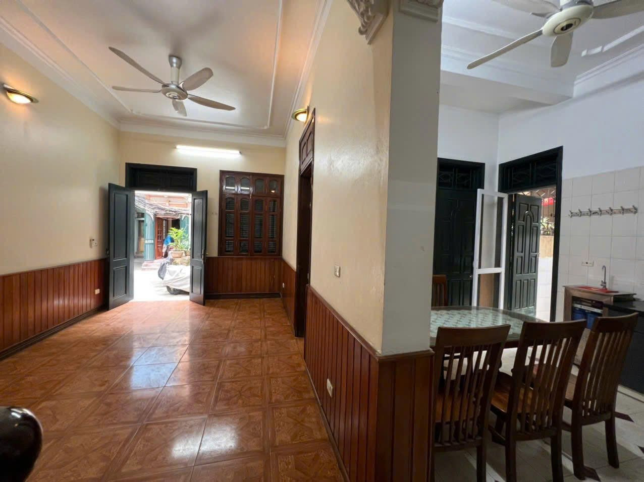 Cho thuê nhà ngõ 221 Hoàng Hoa Thám, Ba Đình 60M x 3T (4 ngủ) FULL ĐỒ giá 15 triệu