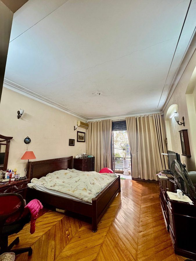 Bán Nhà Hoàng Hoa Thám. Ba Đình. Ô Tô. DT 78m2. MT 4.4m. 4 Tầng. Giá 30.2 Tỷ.