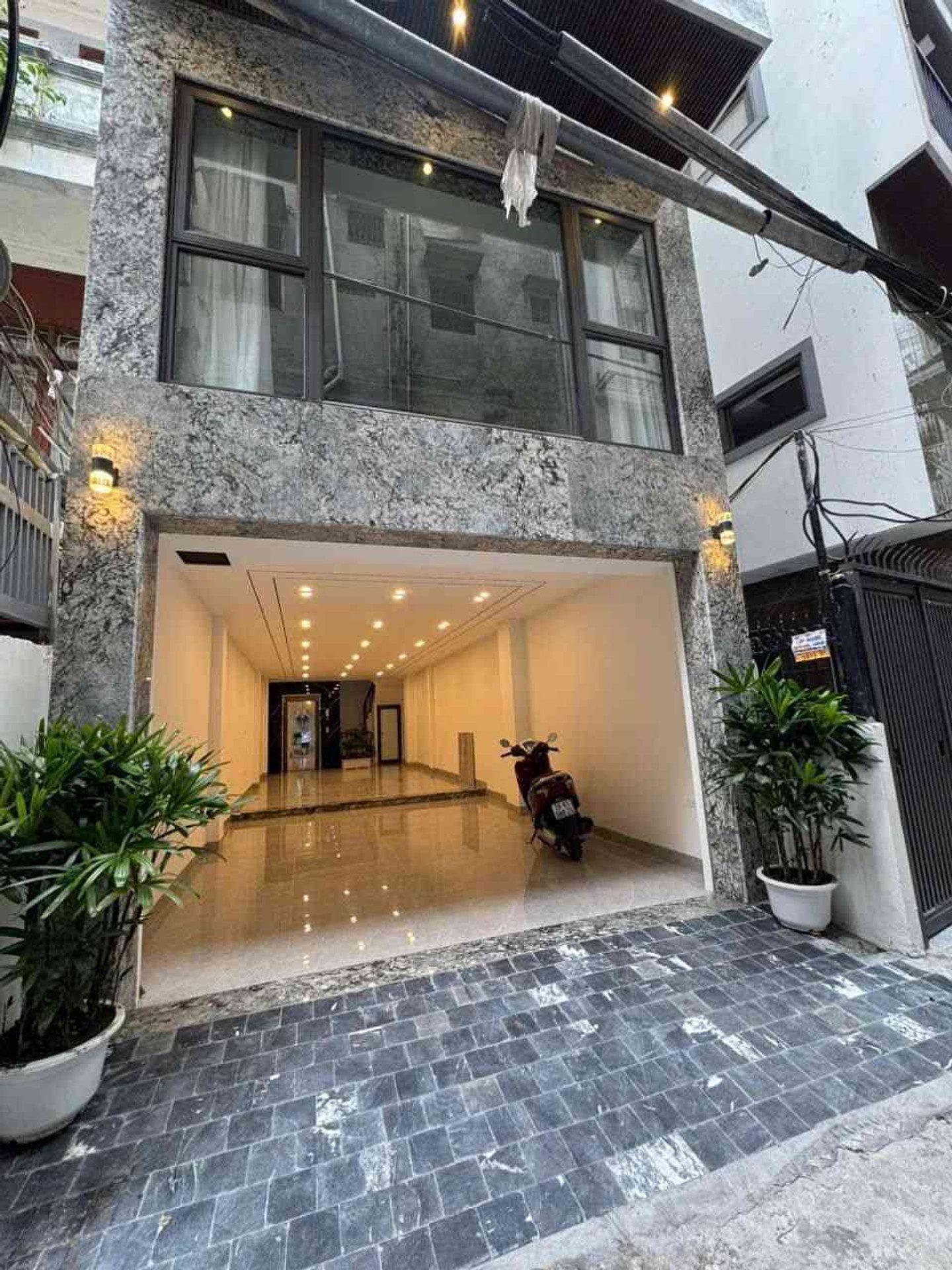 [CHÍNH CHỦ - NGUYỄN SƠN - LÔ GÓC - 80M2 - 6 TẦNG THANG MÁY - Ô TÔ VÀO NHÀ]