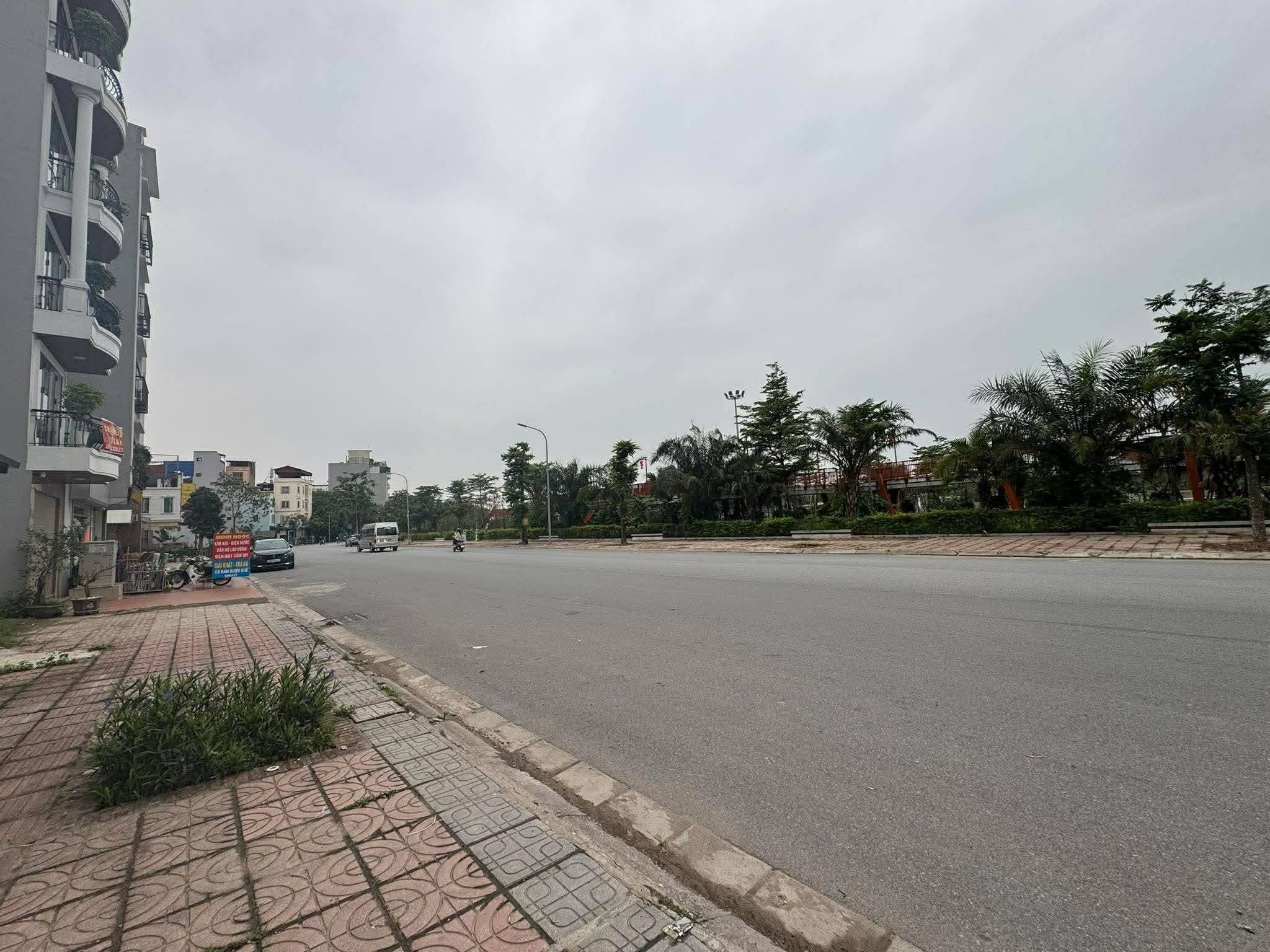 Mảnh đất mặt phố Lê Đại kinh doanh ô tô tránh