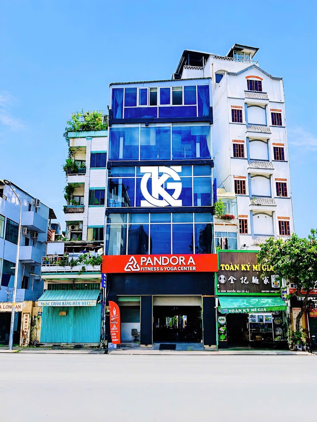 ❇️❇️ Cho Thuê Nhà Mặt Tiền: 106D Nguyễn Văn Cừ - Quận 1 - 8x19m, 6 tầng