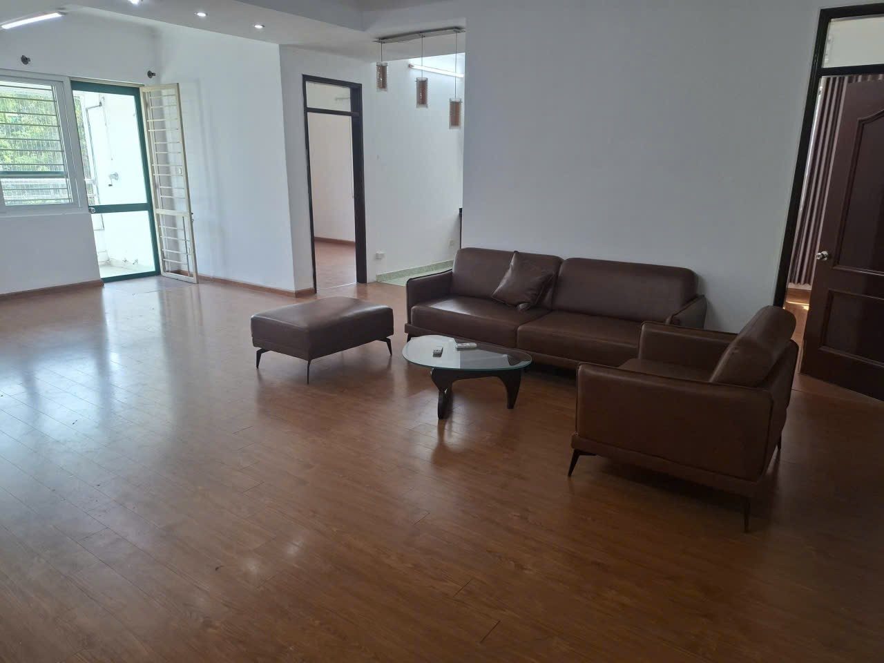 Cho Thuê Căn Hộ Chung Cư Hoàng Đạo Thúy 120M² 3 Ngủ Full Đồ - Giá Thuê 17,5tr