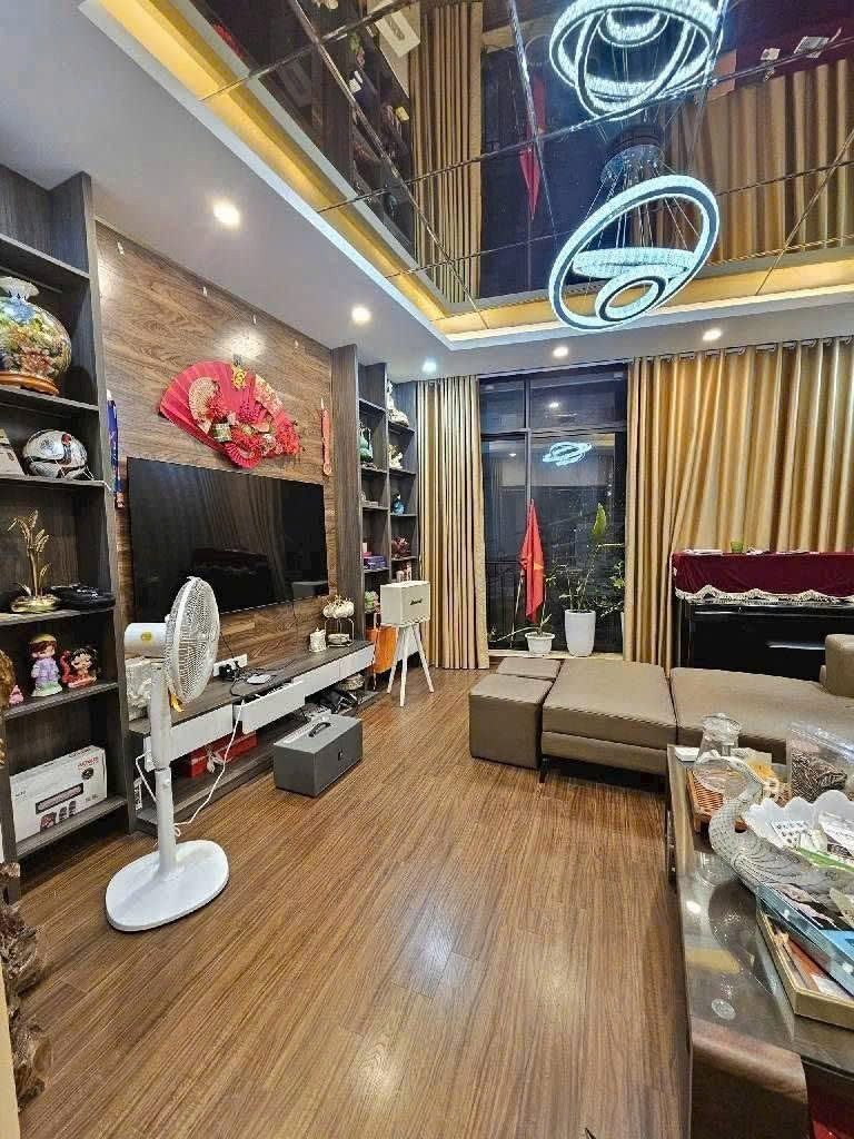 Cho thuê nhà ngõ 472 LẠC LONG QUÂN, Nhật Chiêu. 16 triệu/tháng. Phù hợp thuê ở Hộ Gia Đình, Văn Phòng, Spa...