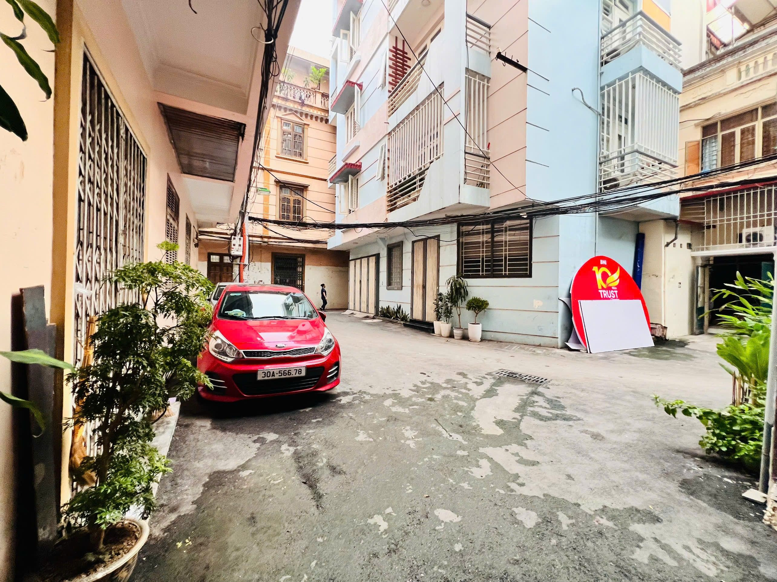 Bán nhà 48.4m² ngang 4m giá 16 tỷ Phường Ô Chợ Dừa