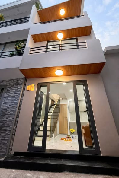 🫵Bán nhanh chỉ 4Tỷ280, Phố Tây Bùi Viện Trần Hưng Đạo Q1
✨Nhà 3 Tầng + sân thượng, 2PN 3WC, Hẻm 3m, Full nội thất
🎯Khai thác Homestay ~35tr/tháng
Liên hệ Tư vấn ngay: 0359057121 Phi Hùng