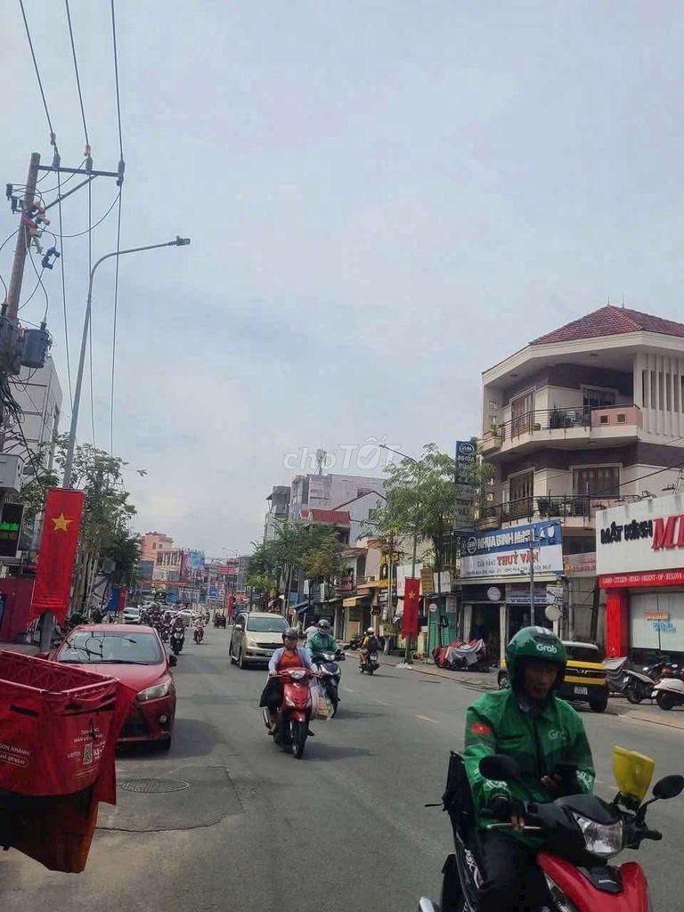 MBKD MẶT TIỀN CMT8 GẦN NGÃ 6
