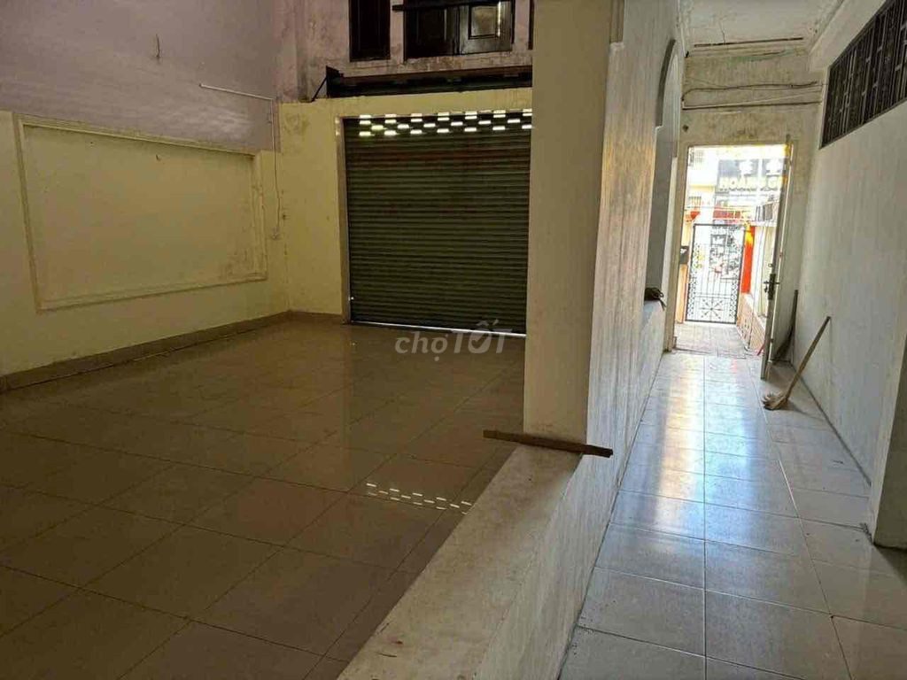 Cho Thuê Nhà Mặt Tiền Kinh Doanh Đường Cách Mạng Tháng 8, Gần Vòng Xoay