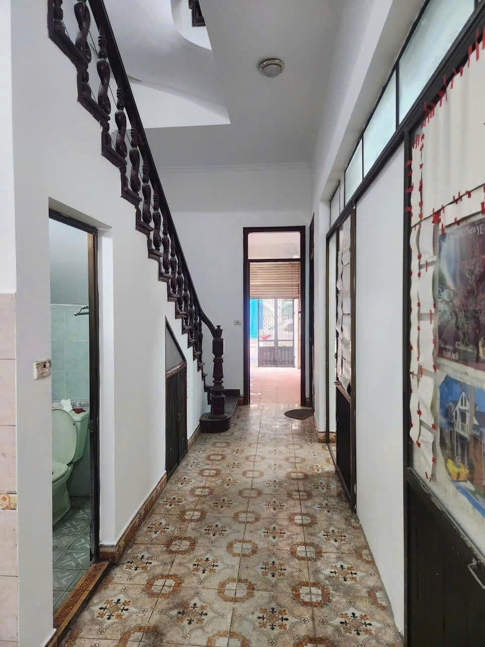Cho thuê nhà ngõ 124 phú diễn diện tích 100m 5 tấng giá 32 triệu/ tháng