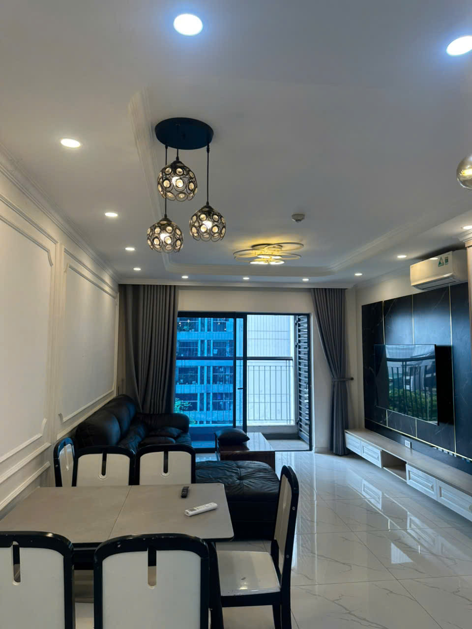 Bán căn hộ Goldmark City Hồ Tùng Mậu căn Dualkey 135m full đồ có 2 slot ô tô cực hiếm