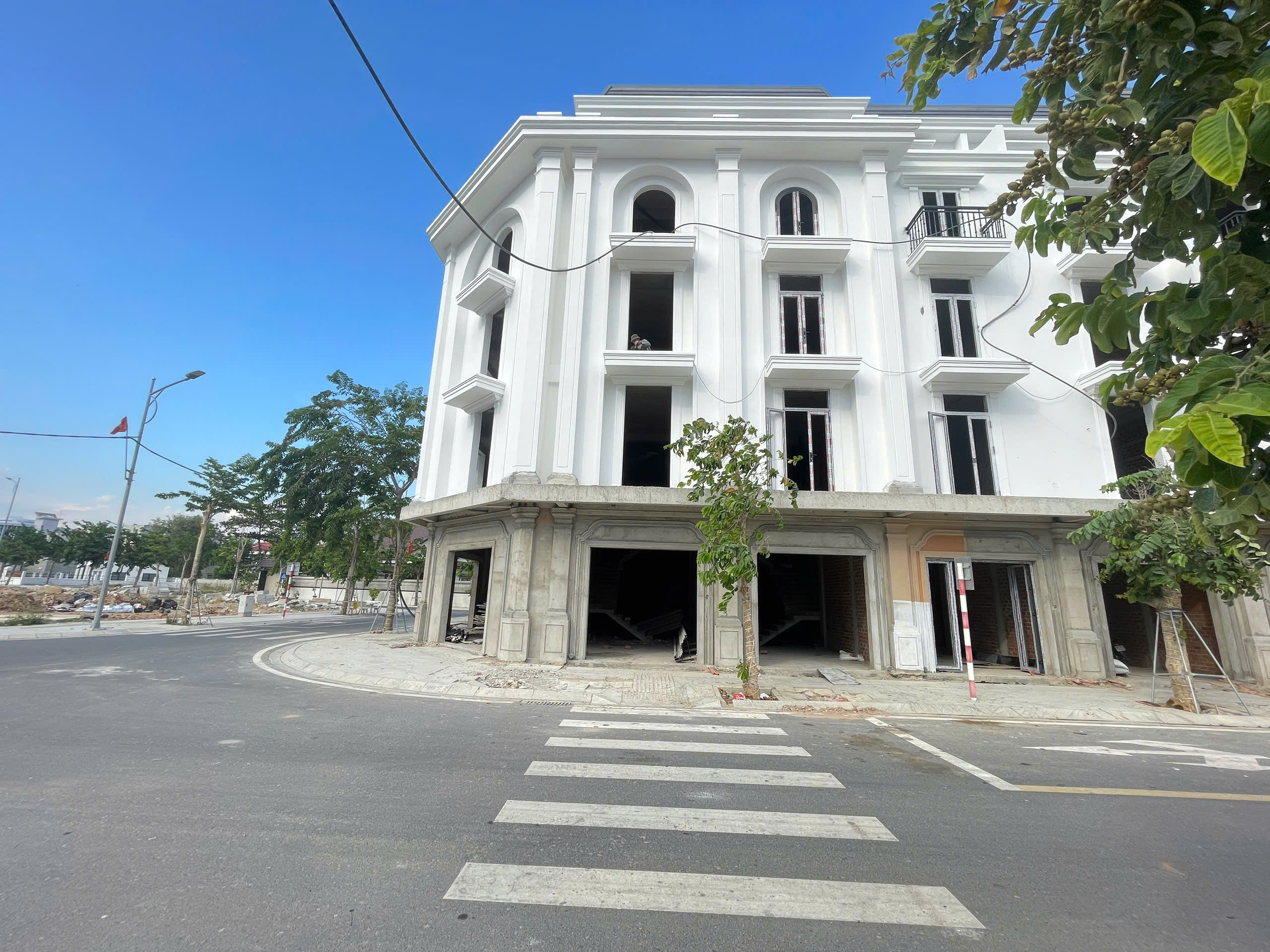 Chỉ từ 3,9 tỷ sở hữu ngay shophouse 5 tầng nằm tại lõi trung tâm TP Nam Khánh Hòa