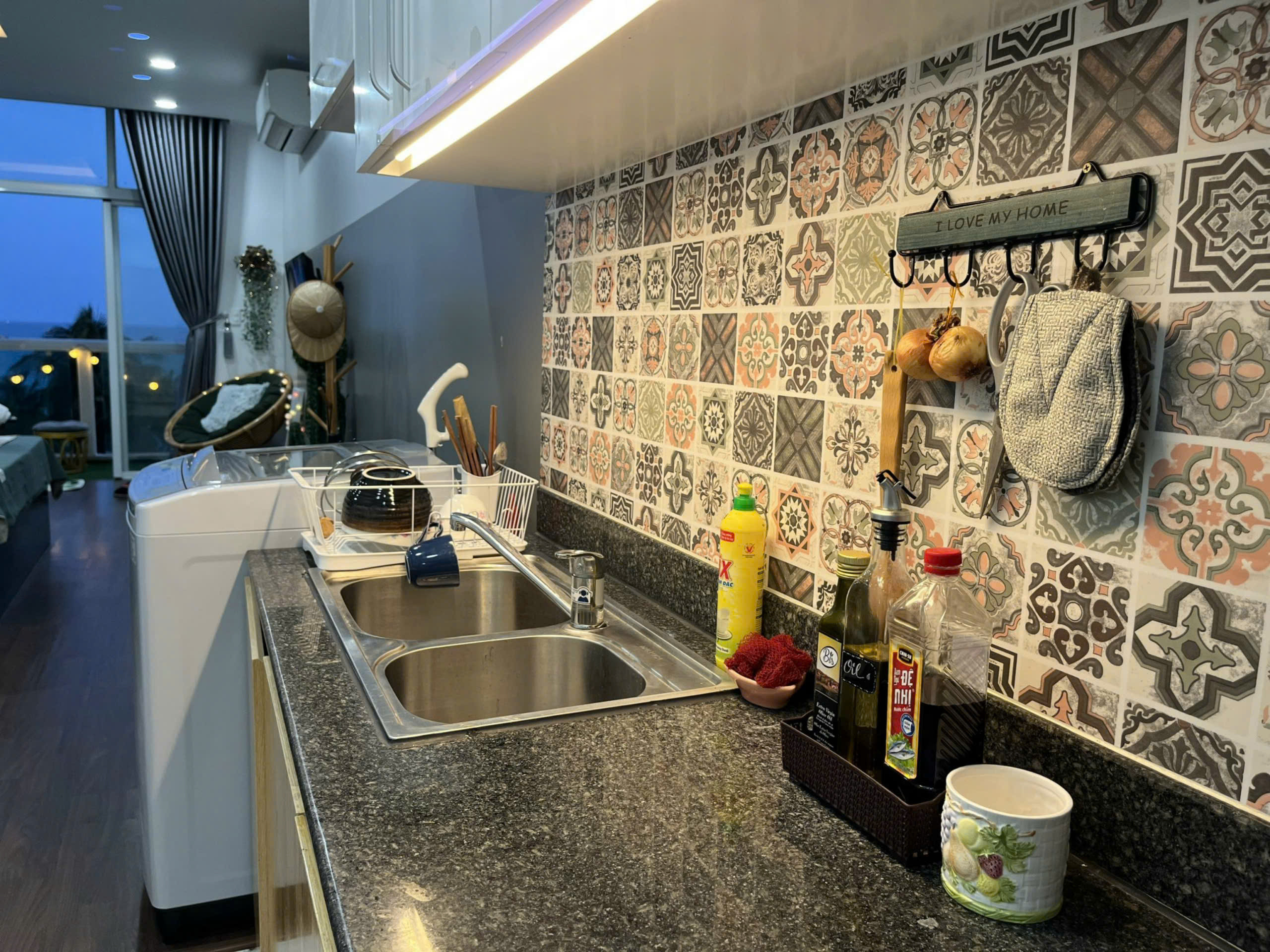 Bán căn hộ Ocean Vista studio lầu 5 view biển