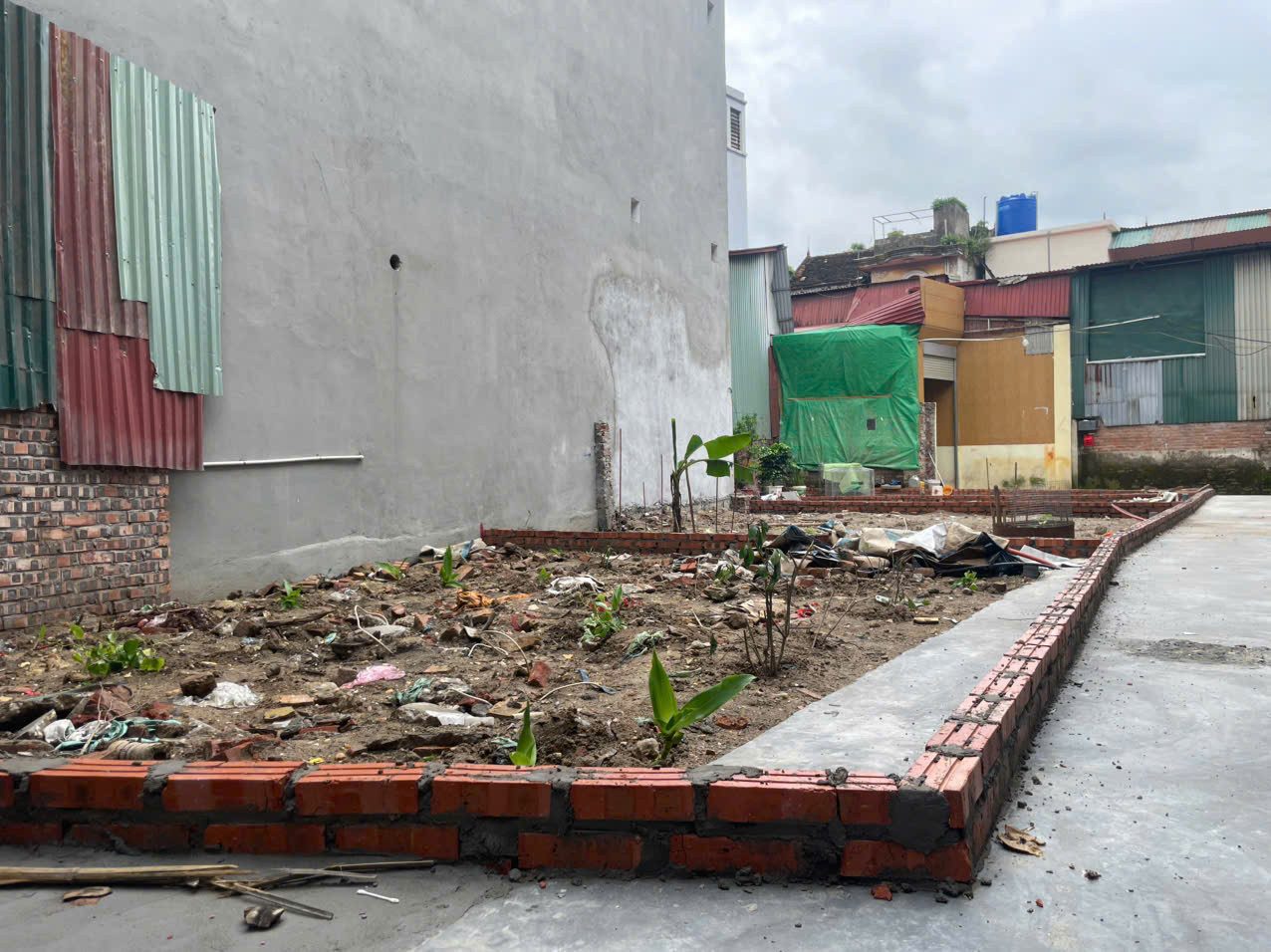 Bán lô góc 35,2m2 ở Phố Me Phù Khê giá chỉ 1,1 tỷ sổ sẵn sang tên. Lh 0385999322