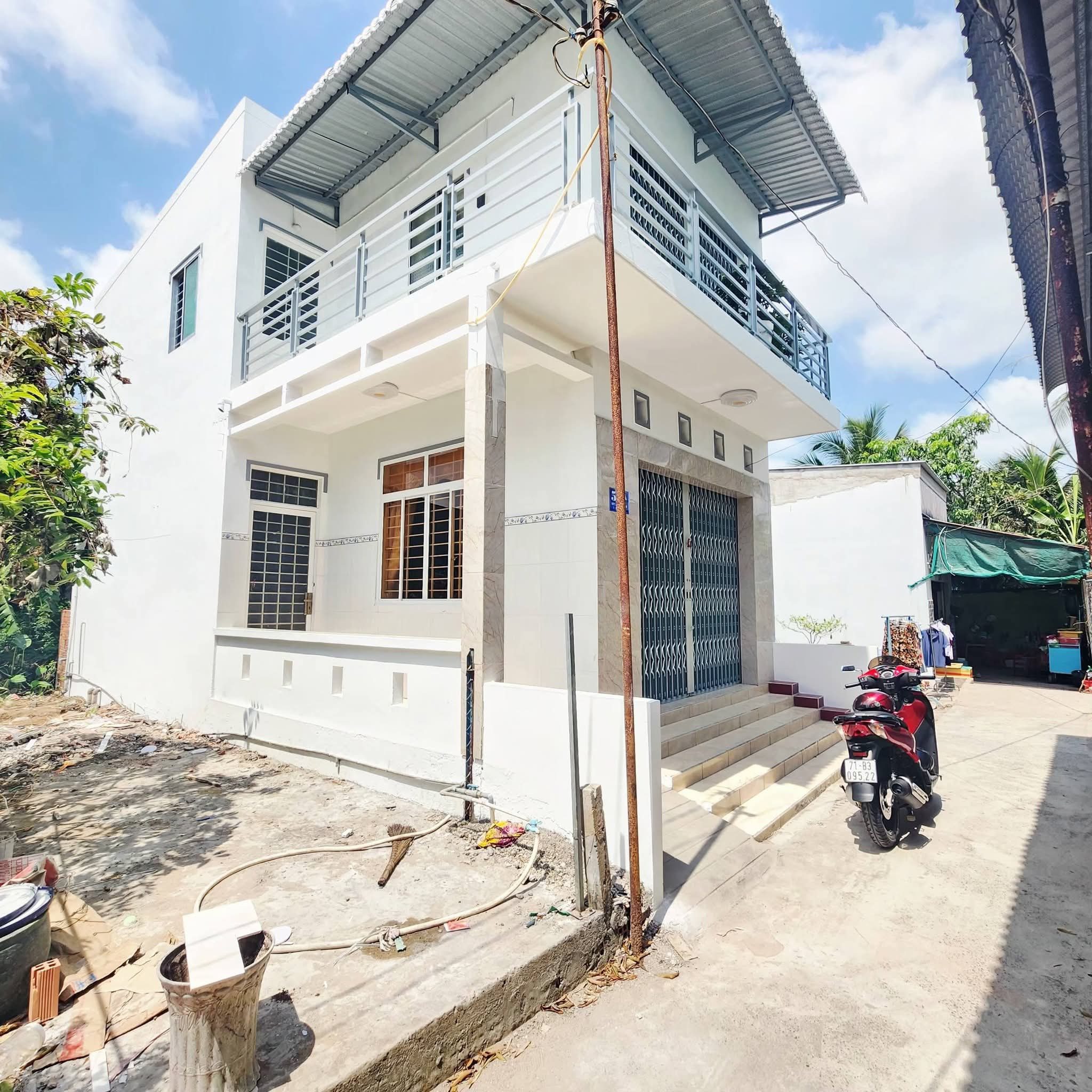 BÁN NHÀ HẺM OTO NGAY CHỢ CHÙA SÁT ĐẠI LỘ ĐỒNG KHỞI