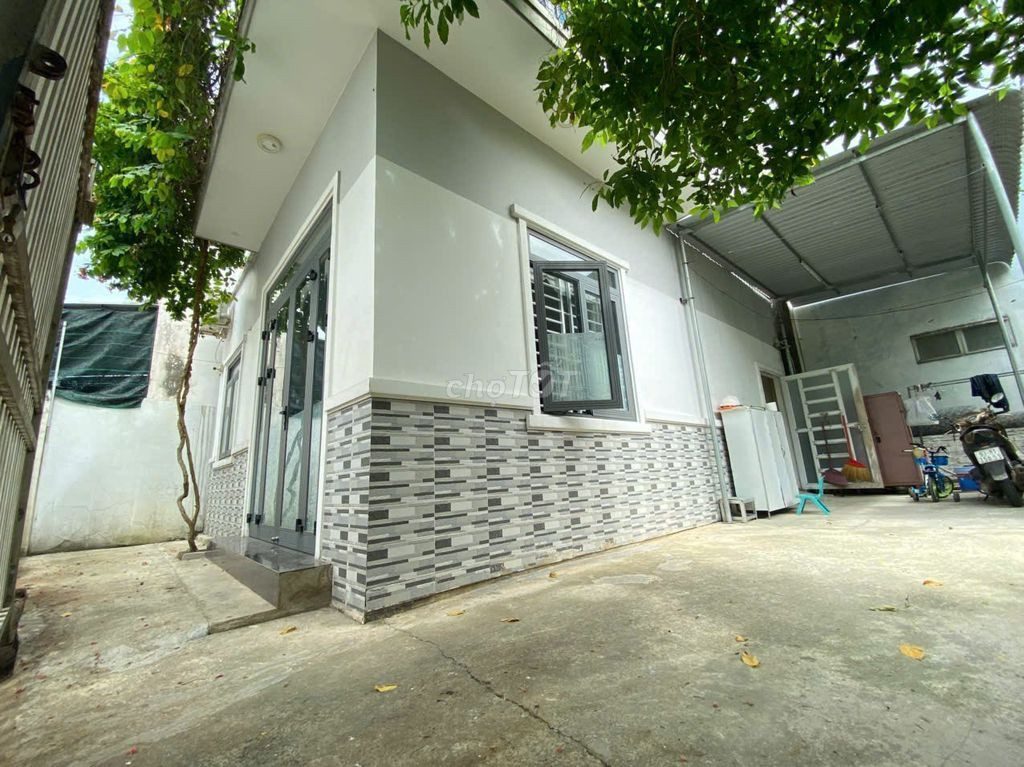 NHÀ 2 TẦNG - LÔ GÓC - GẦN BỆNH VIỆN TỈNH 512 - SẴN NỘI THẤT ĐẦY ĐỦ