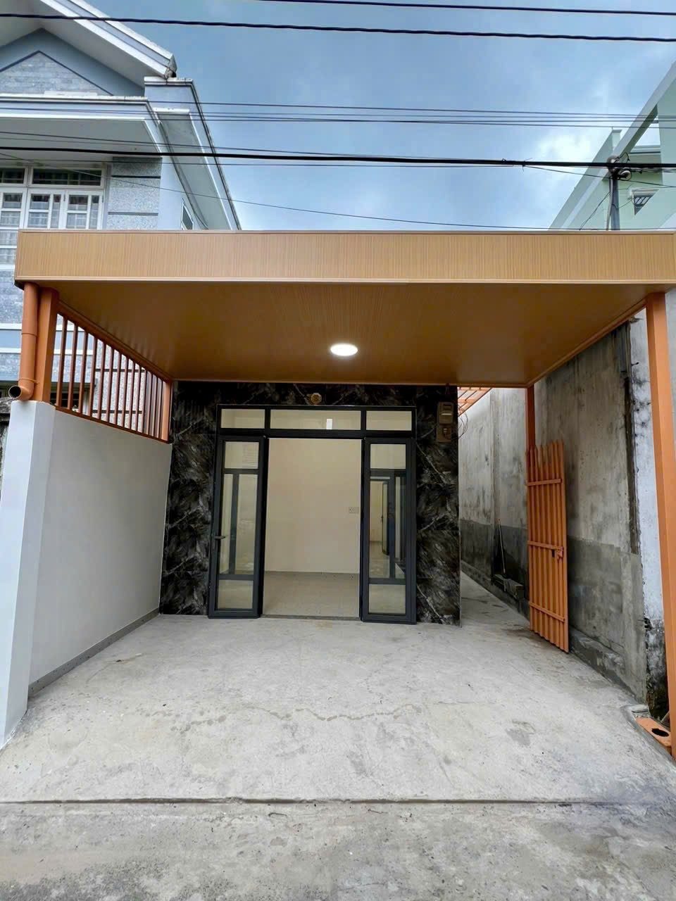 ⭐️Mua 1 đc 2-Nhà Cấp 4 mới Phú Lợi cũ (nay phường Phú Lợi-TP.HCM),2 mt nhựa oto trước sau thoáng,hiện nhà phía trước có 2 phòng ngủ-bếp-wc (phía sau có kiot riêng biệt có đầy đủ 1 phòng ngủ-1wc-bếp)