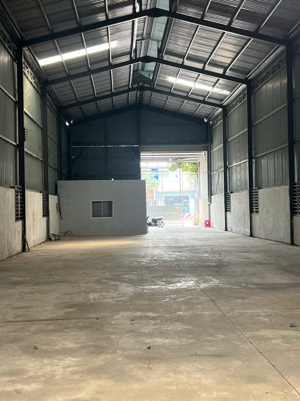 Bán MT kinh doanh Nguyễn Thị Minh Khai tặng kho đang thu nhập 25tr/tháng ngang 10m Phú Hoà (phường Phú Lợi-TP.HCM