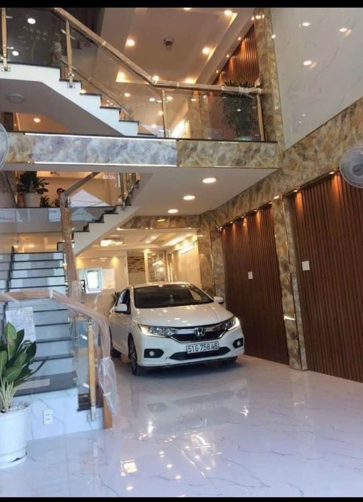 Nhà 4 tầng cạnh Hoàng Quốc Việt - Phú Mỹ Hưng; 51m2 4PN, ô tô ngủ nhà