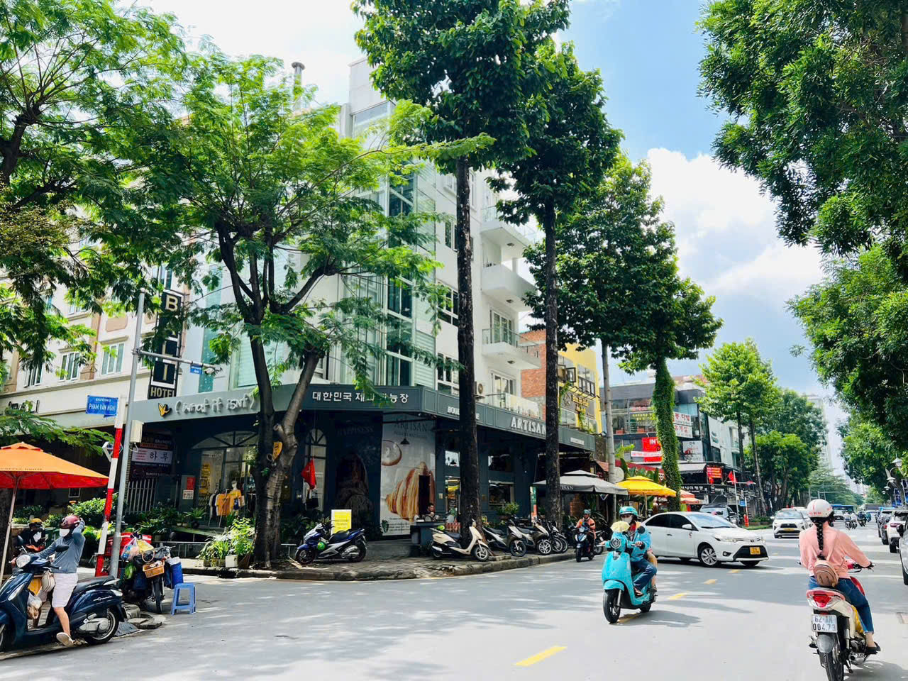 BDS HVL CHO THUÊ NHÀ PHỐ GÓC 2 MẶT TIỀN – NIGHT TOWN | Phú Mỹ Hưng.