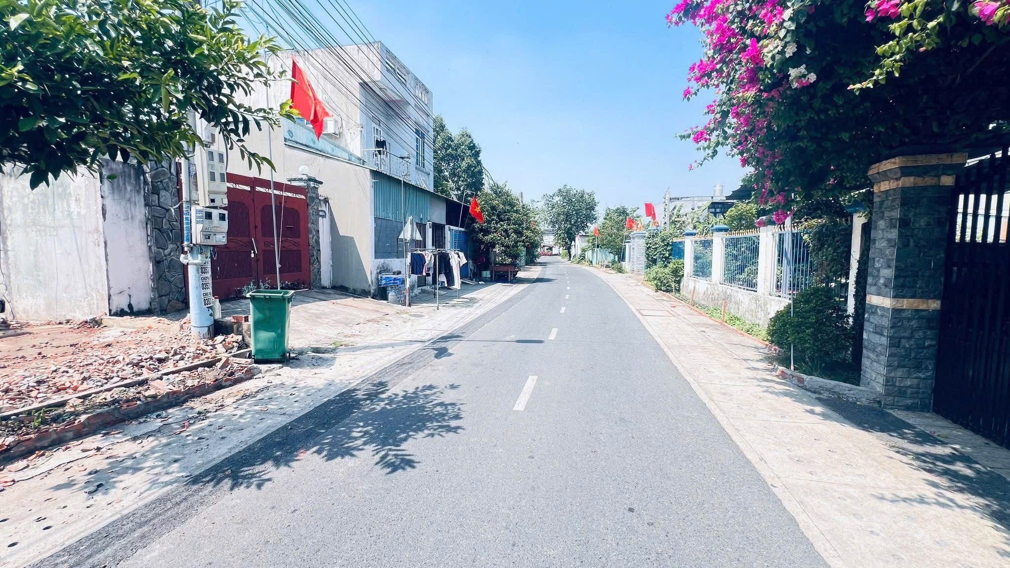 BÁN ĐẤT MẶT TIỀN DX025 GẦN NGAY CHỢ PHÚ MỸ,ngang 6m đẹp giá (💰4,15tỷ còn bớt)
Tiện ích đầy đủ,gần chợ phú,trường học k thiếu thứ gì