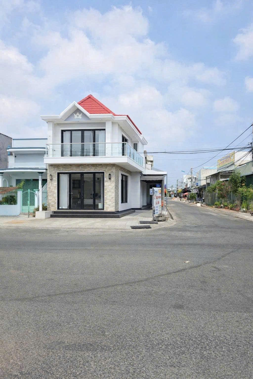Bán nhà 2 mặt tiền trung tâm Phan Thiết đường Nguyễn Văn Linh NGAY CẦU VĂN THÁNH