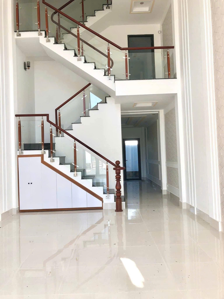 Cho thuê nhà 1 trệt 1 lửng 1 lầu KDC Cao cấp Phố Xanh