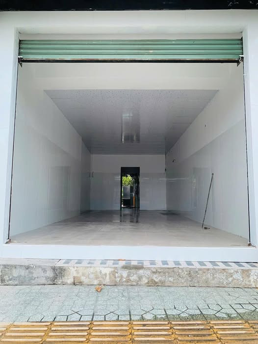 Cho thuê nhà mặt tiền đại lộ Đồng Khởi 64m2.Gía 12 triệu