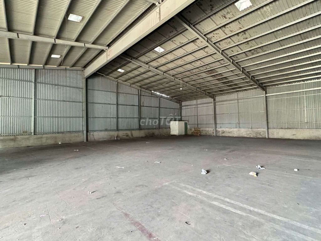Xưởng sản xuất gỗ 2000m giá 50tr đầy đủ máy móc