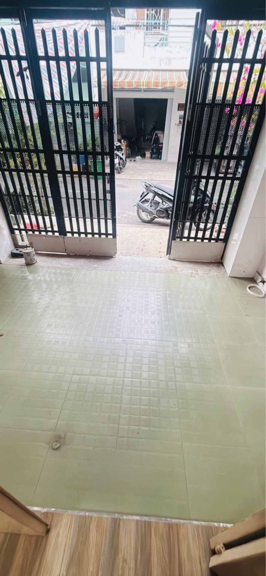NHÀ MỚI Ở NGAY HÒA BÌNH,TÂN PHÚ. HẺM NHỰA 9M CÓ LỀ 2M,GẦN RICHSTAR,CHỢ CÂY KEO,COOP MART,