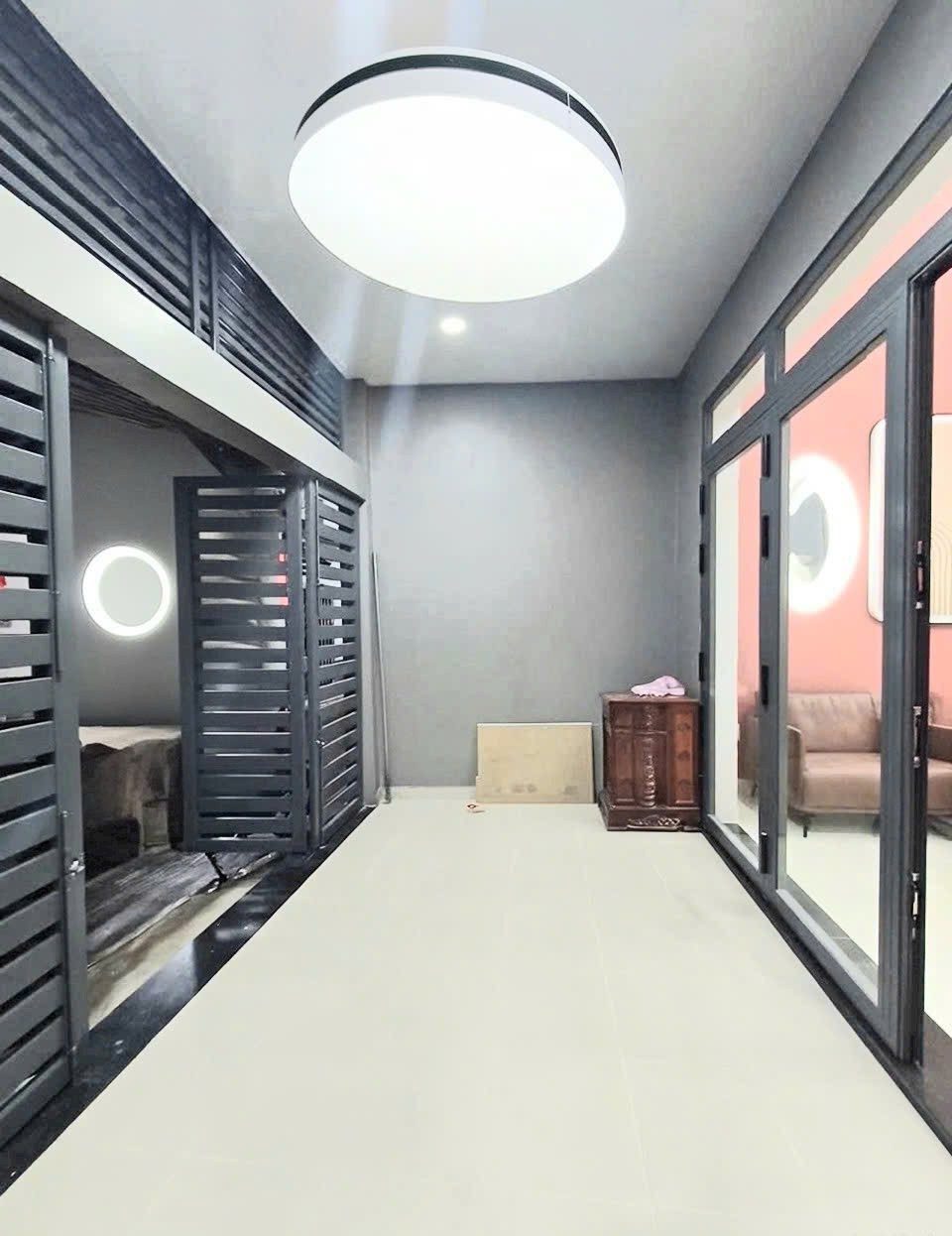 NHÀ 3 TẦNG THẠCH LAM - LŨY BÁN BÍCH - 5*9 - HẺM 4m - 5PHÒNG - CHỈ 5T hơn xíu xiu (308)

📞 Liên hệ xem ngay: 0902 106 911