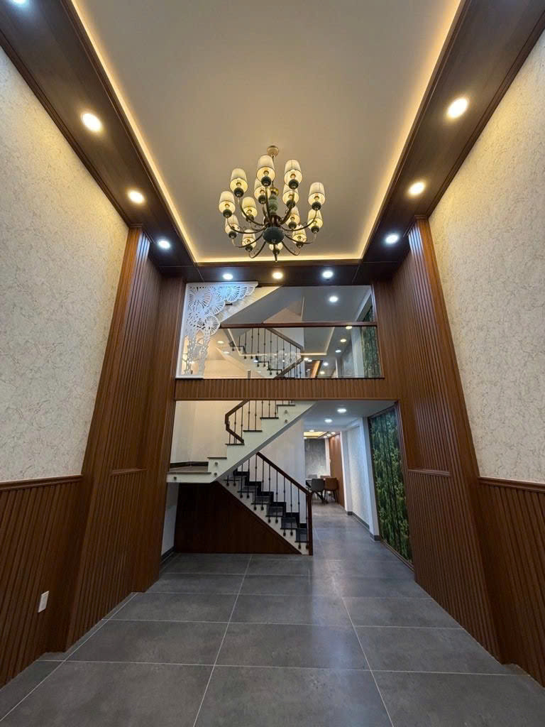 Nhà HXH đường Tân Hương, 64m2 (4x16m), 4 tầng hiện đại, XH vào nhà