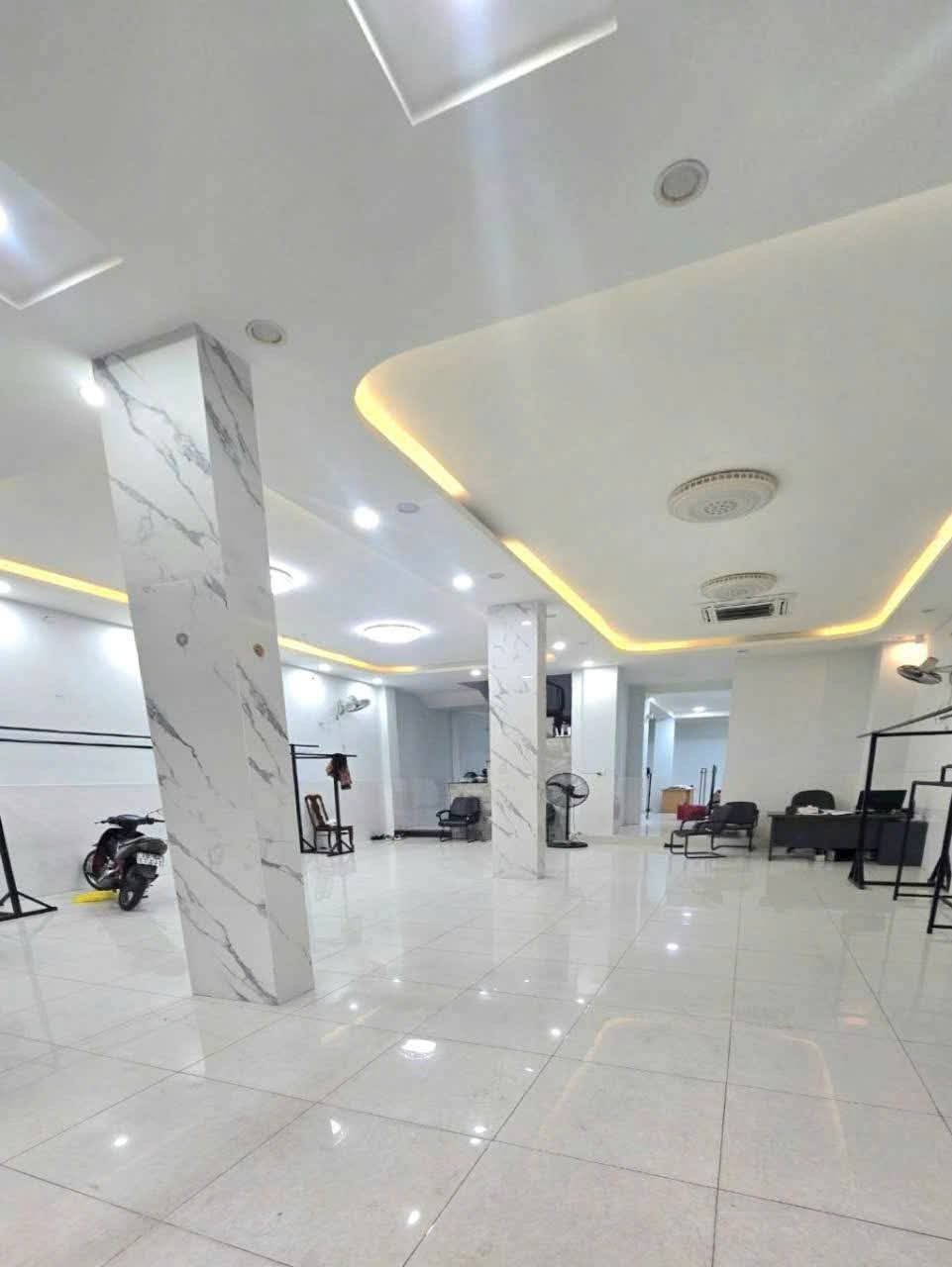 MẶT TIỀN NHÀ MỚI 4 TẦNG 8PN - TIỆN KDOANH VPCTY ,ShOWROOM ,SPA ,P/KHAM³, SẦM UẤT TẤP NẬP ĐA CÔG NĂNG NGHỀ - 8x 20M VUÔG A4 ,BỀ THẾ - LÊ THÚC HOẠCH - TL NHAH DÁ 19,xT 
📞 Liên hệ xem ngay: 0902 106 911