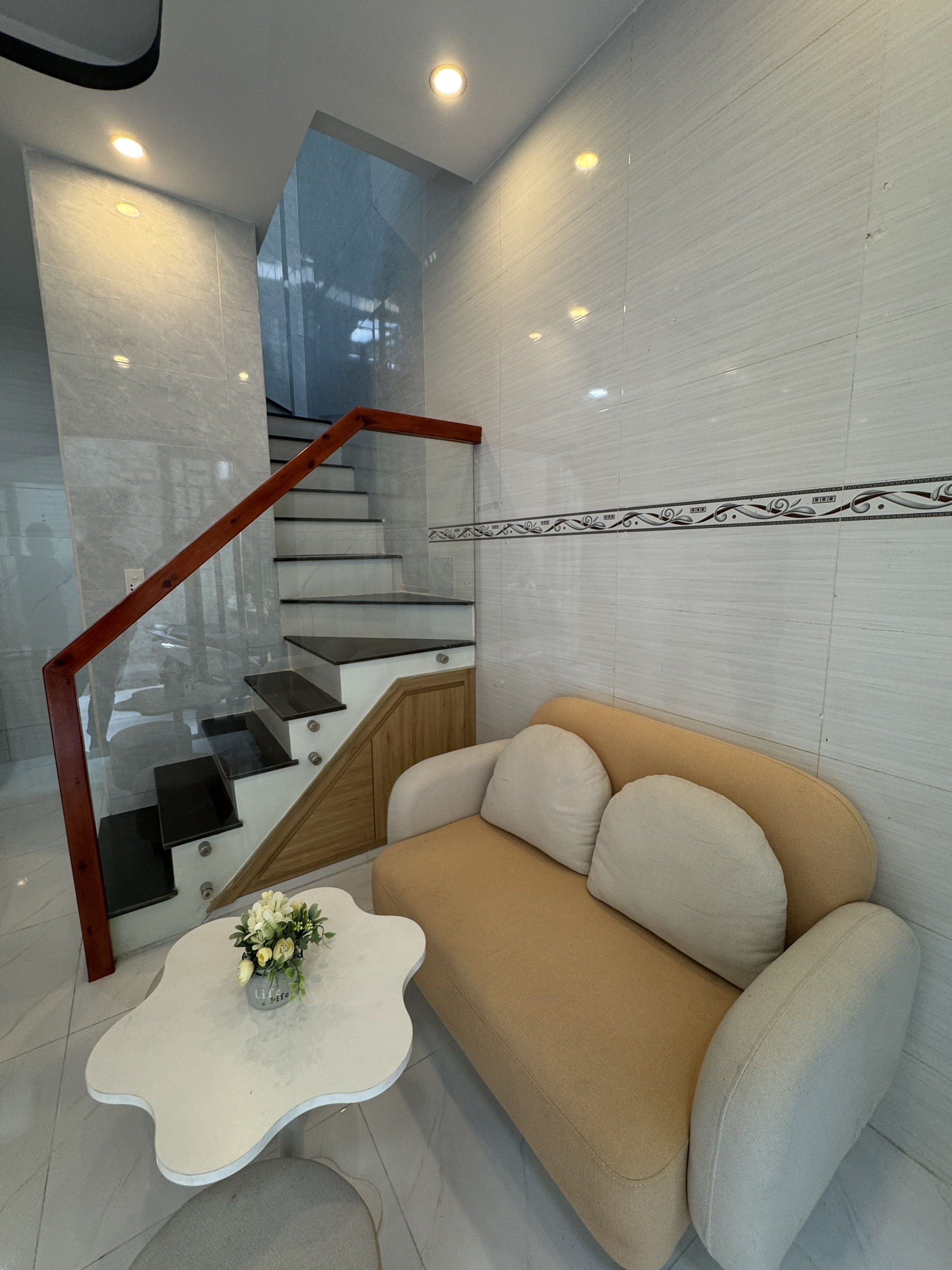 Ngay Chợ Vải Phú Thọ Hoà - Chỉ 2 Tỷ 780 còn Bớt - 3 Tầng - Nhà Mới Ở Ngay - Phù Hợp GĐ Trẻ