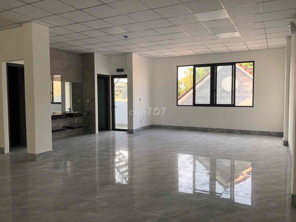 Cho thuê toà nhà mới 100% ngay trung tâm thủ Dầu Một Bình Dương