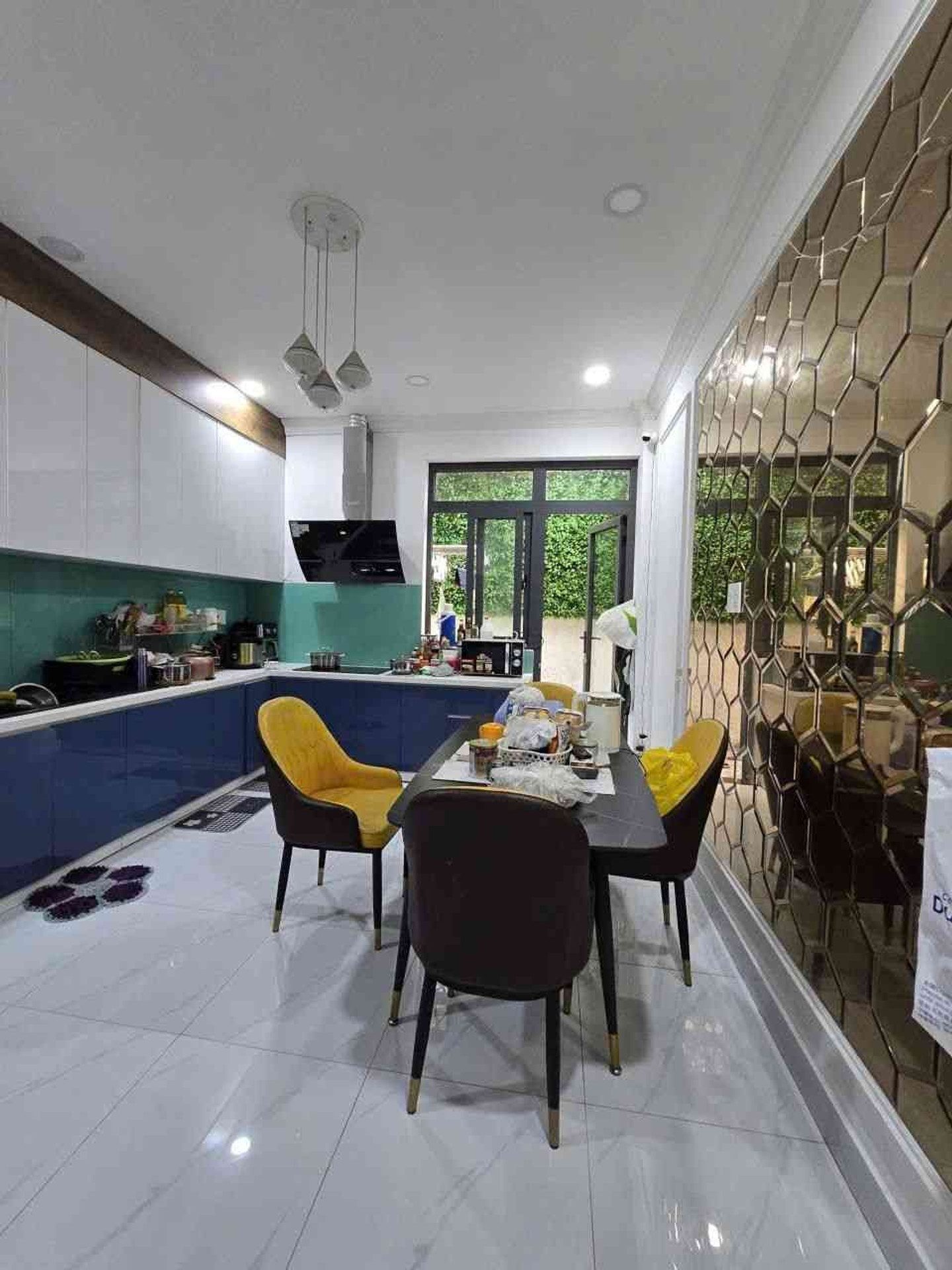 NHÀ ĐẸP Ở NGAY - KHU DÂN CƯ ĐỒNG BỘ - CHỈ HƠN 6 TỶ.