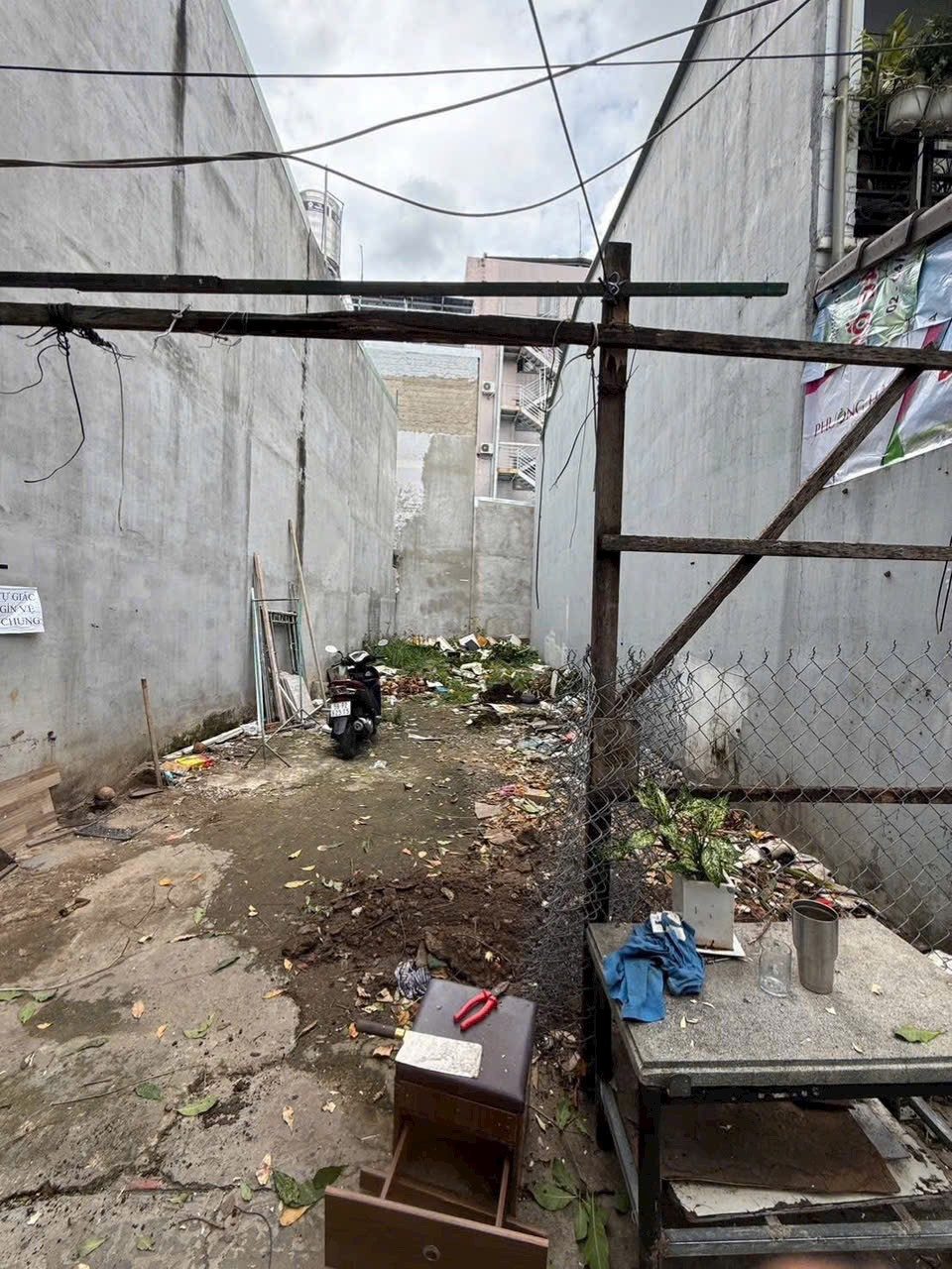 Đất thổ cư phường Phú Thuận ; 5x18m; cách Phú Mỹ Hưng 1.2km; xây dựng cao tầng; không quy hoạch